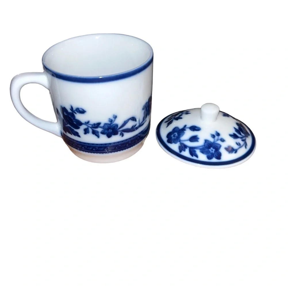 WILLIAMS SONOMA Covered Blue TEA CUP Lidded w Floral & Butterfies 4